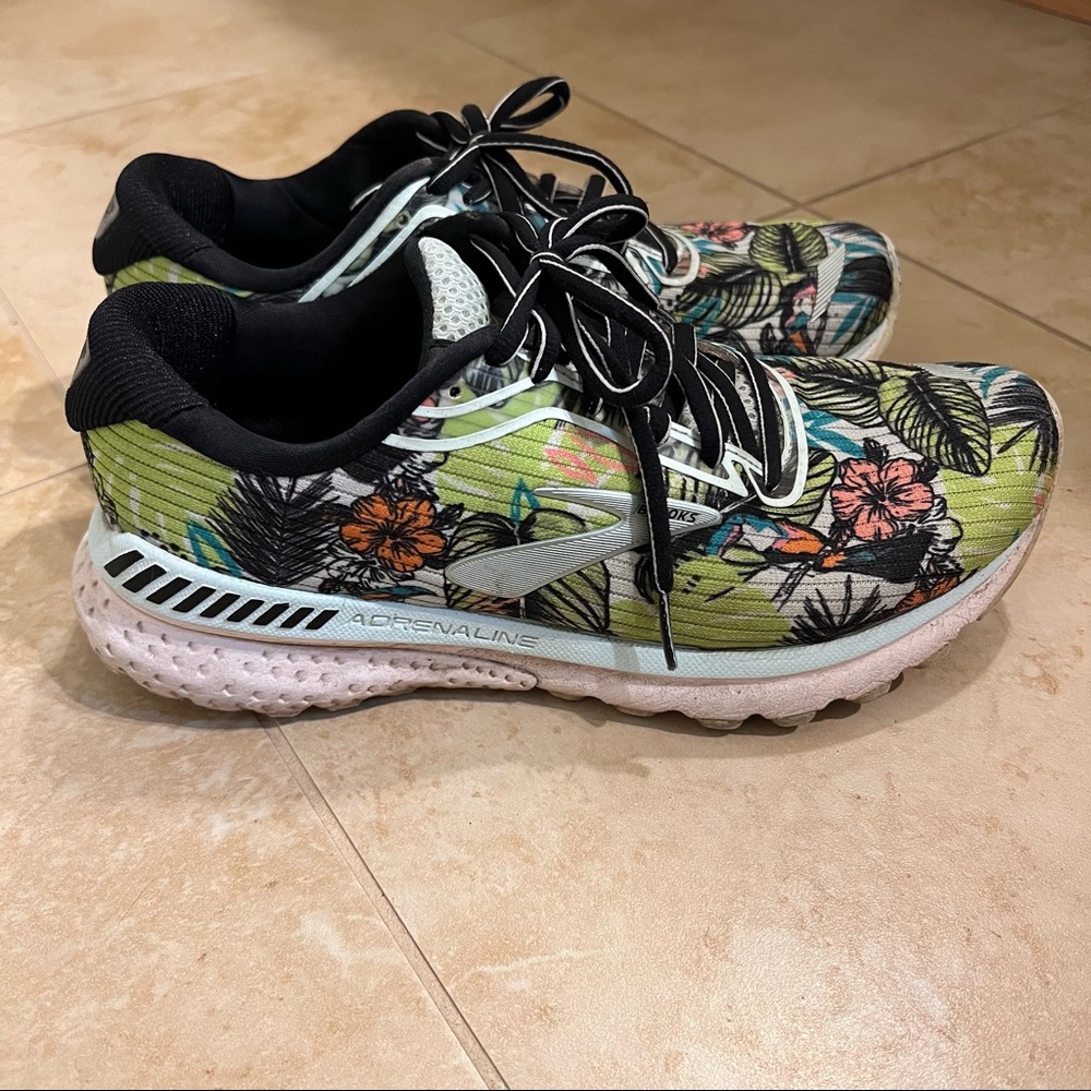Brooks Adrenaline GTS 20 (Re-listed)
